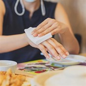 Салфетка влажная с антибактериальным эффектом в индивидуальном саше, AVIORA - фото 27918